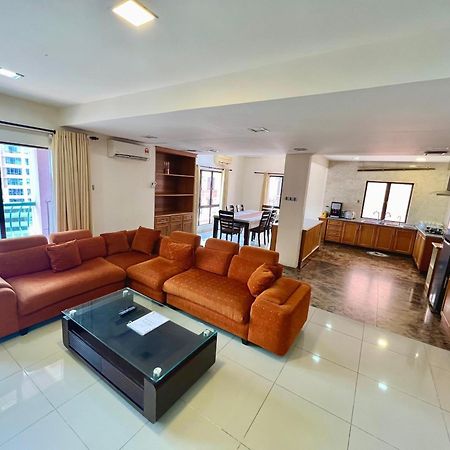 Penthouse Marina Court Vacation Home 4 Bedrooms Kota Kinabalu 14Pax Екстериор снимка