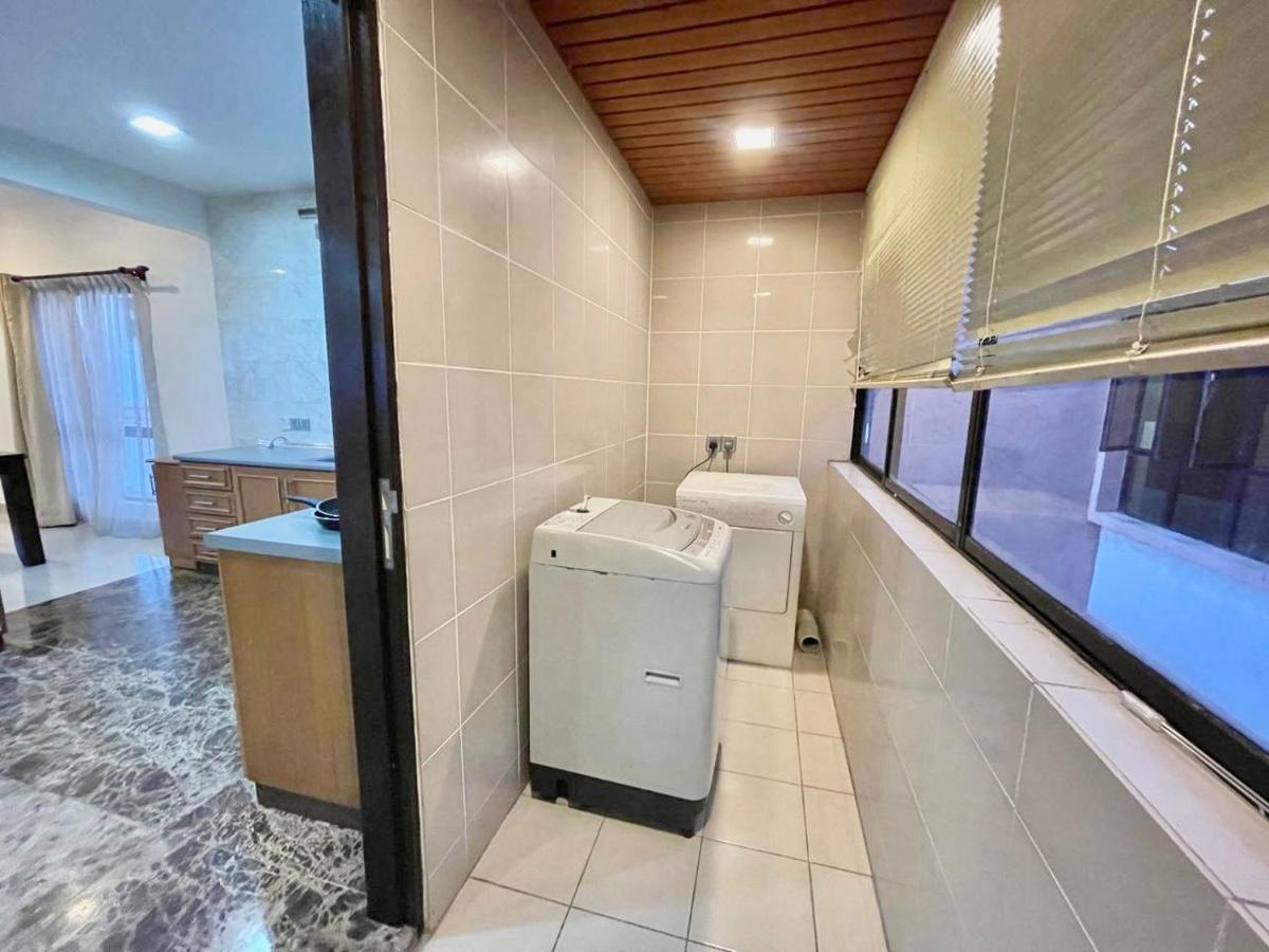 Penthouse Marina Court Vacation Home 4 Bedrooms Kota Kinabalu 14Pax Екстериор снимка